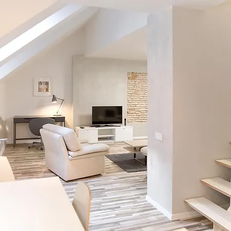 Cathedral Sq. - Odminiu Str. Apartamento